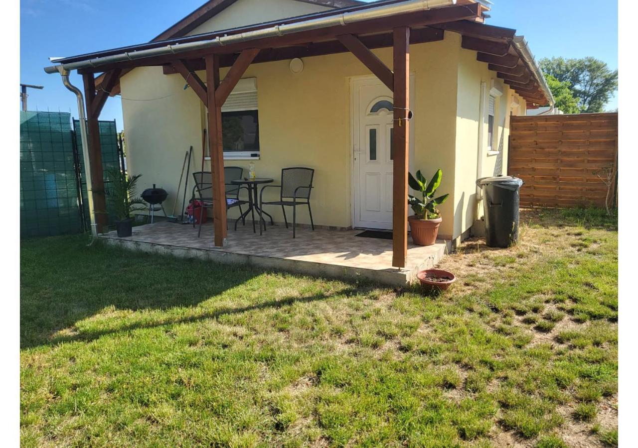 Forras Vendeghaz Apartment Тата Екстериор снимка
