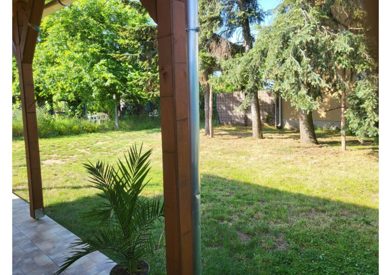 Forras Vendeghaz Apartment Тата Екстериор снимка