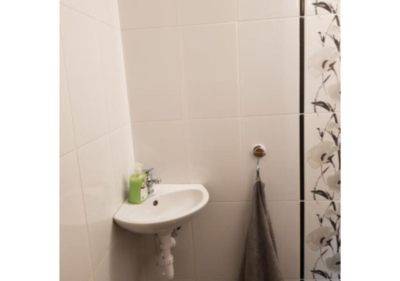 Forras Vendeghaz Apartment Тата Екстериор снимка