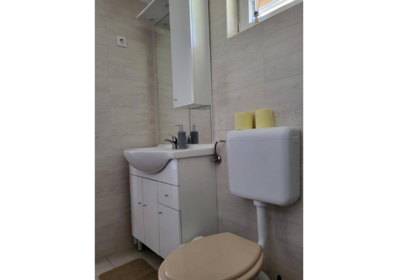 Forras Vendeghaz Apartment Тата Екстериор снимка