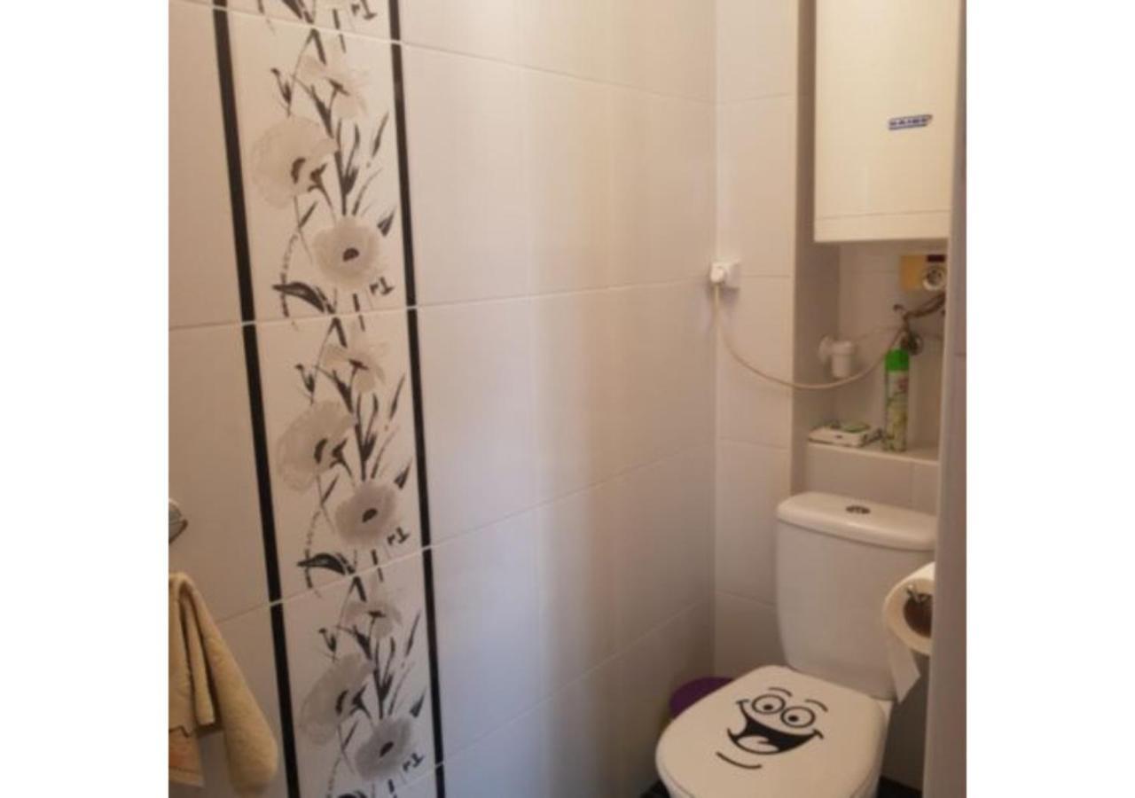 Forras Vendeghaz Apartment Тата Екстериор снимка