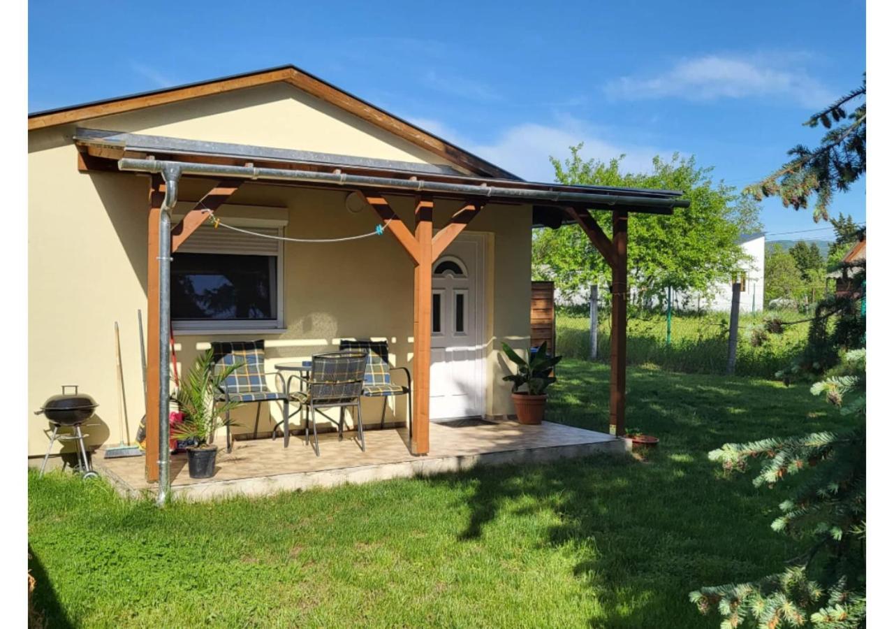 Forras Vendeghaz Apartment Тата Екстериор снимка