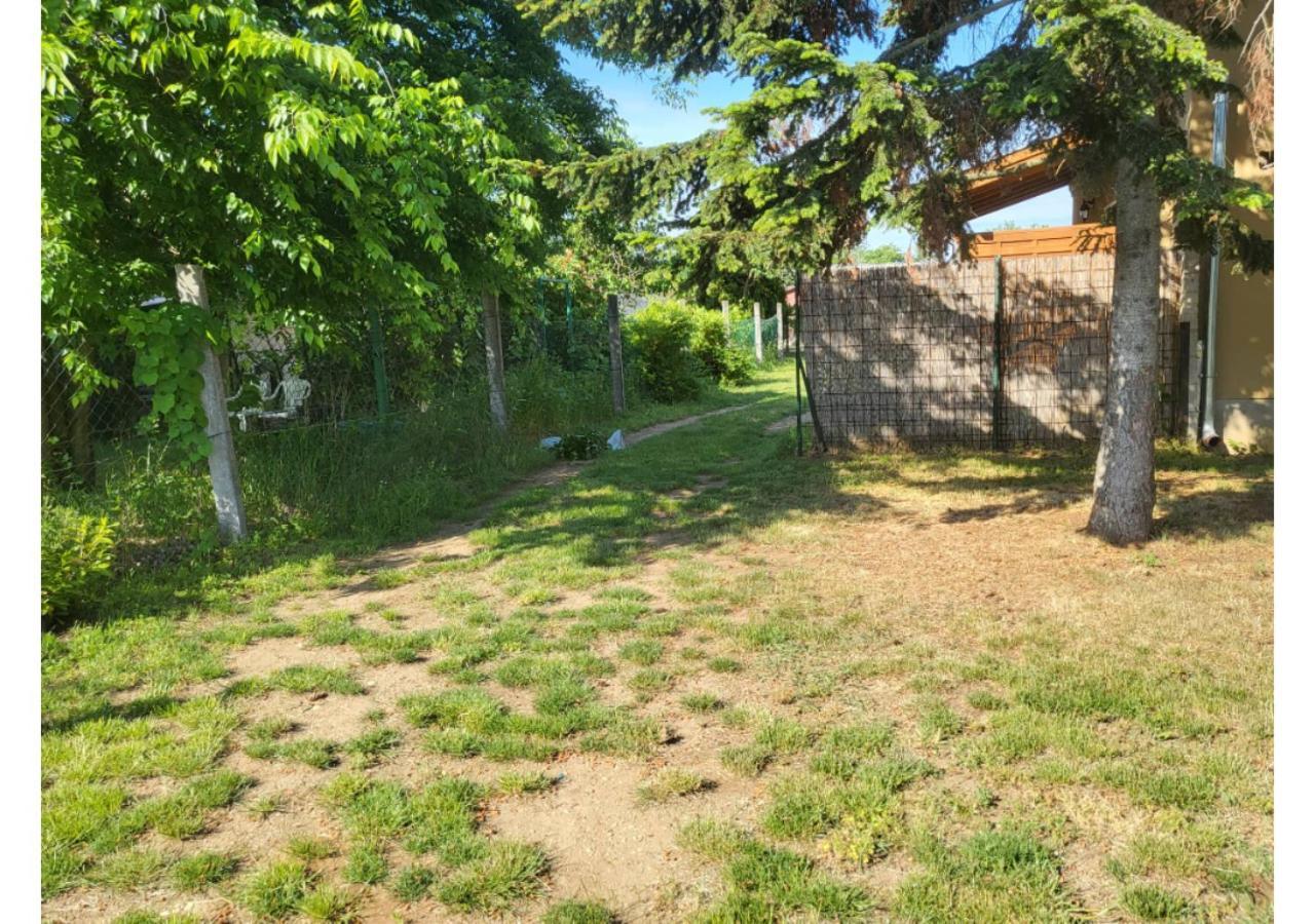 Forras Vendeghaz Apartment Тата Екстериор снимка